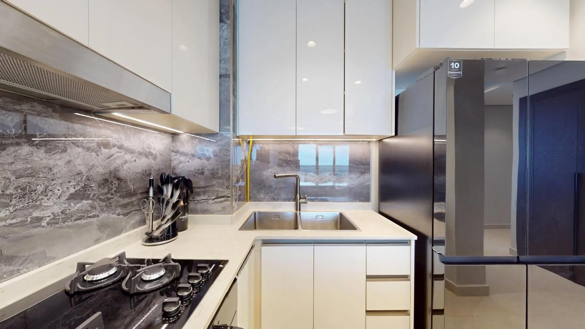 شقة Fam Living - Nobles Tower Retreat With Stunning Meydan Views دبي