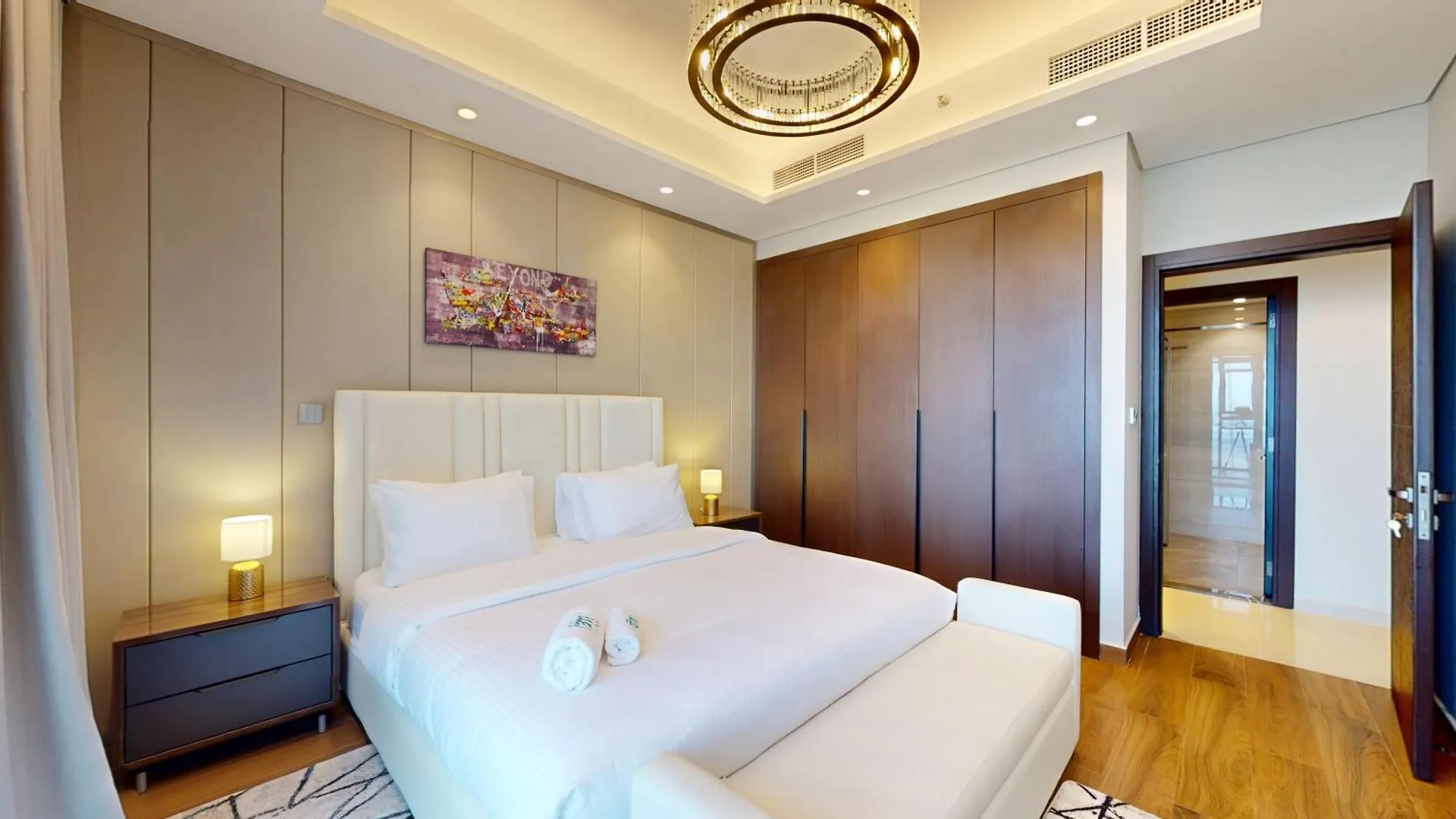 شقة Fam Living - Nobles Tower Retreat With Stunning Meydan Views دبي