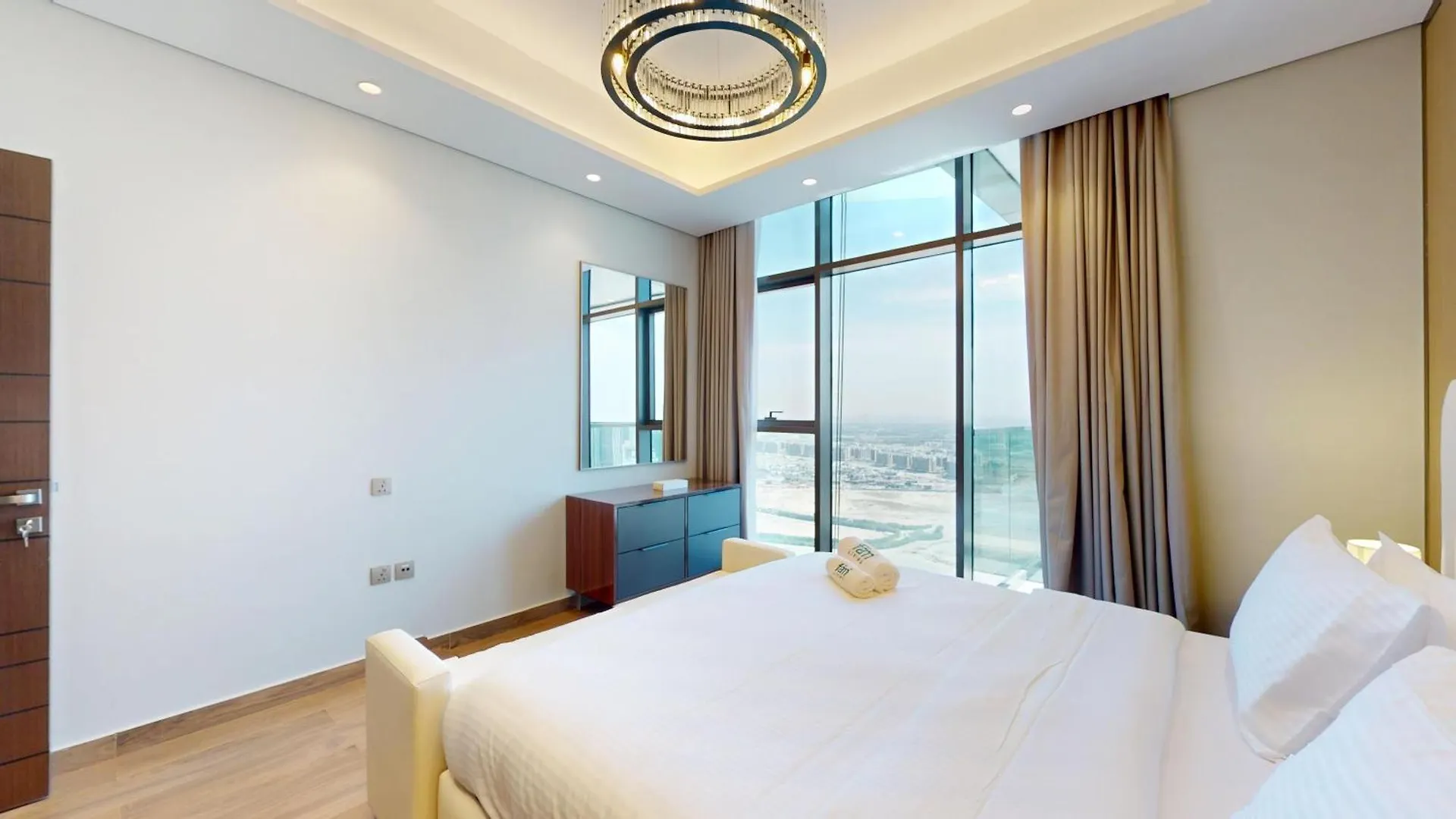 شقة Fam Living - Nobles Tower Retreat With Stunning Meydan Views دبي 0*,